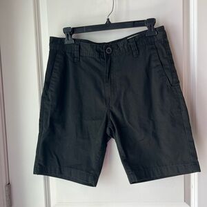 Volcom Black Flat Front Men's Shorts. Waist 29